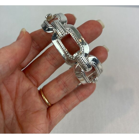 Napier Silver Tone Hinged Bracelet Textured Chunky Links Jewelry Stretch - Picture 8 of 8